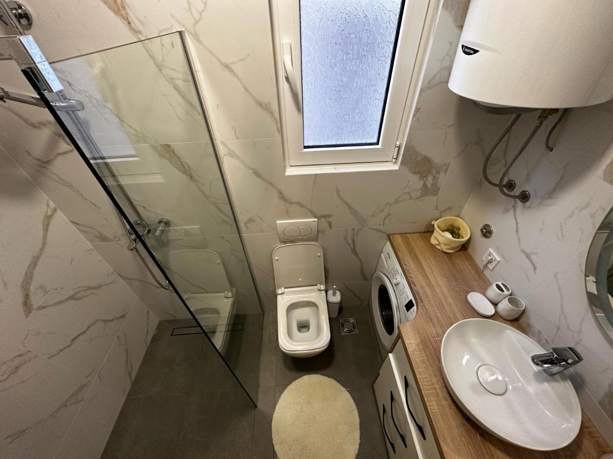 Apartment Aki Kotor Eksteriør bilde